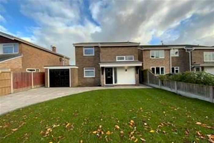 3 Bedroom House To Rent In Heatherways, Formby, L37