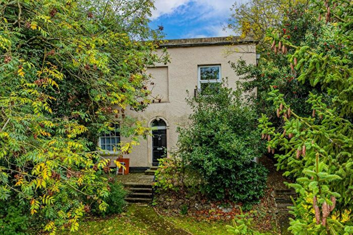 2 Bedroom Flat For Sale In Cheltenham Road, Montpellier, Bristol, BS6