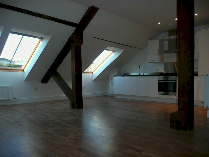 2 Bedroom Flat To Rent In The Barony, Windmill Road, Kirkcaldy, KY1