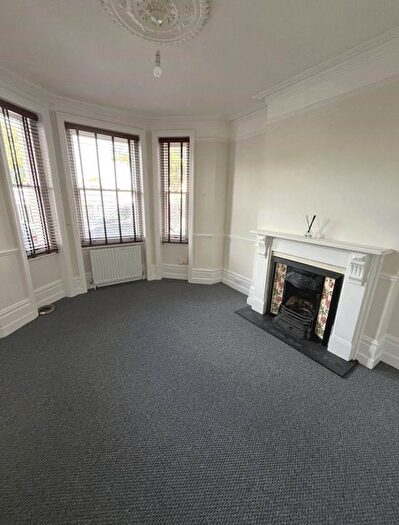 1 Bedroom Semi-Detached House To Rent In Amyand Park Road, Twickenham, TW1