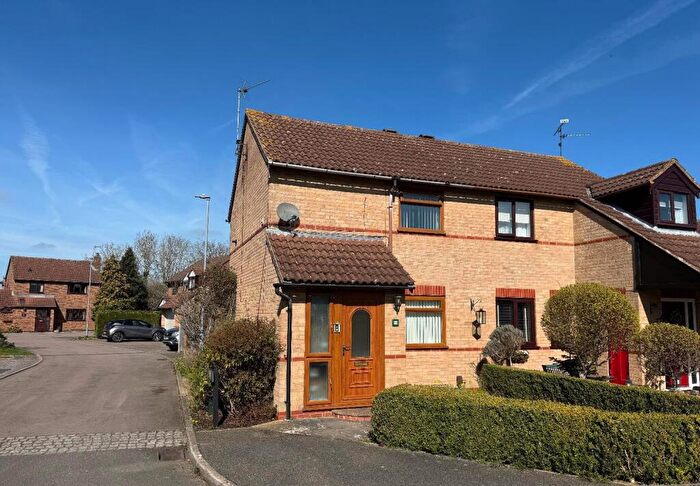 2 Bedroom Semi-Detached House For Sale In Chain Free - Buxton Drive, Desborough, Kettering, NN14
