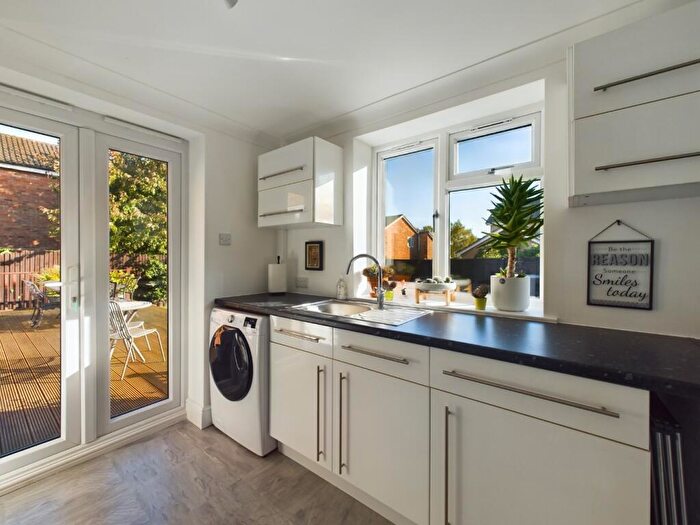 4 Bedroom Detached House For Sale In Vokes Close, Little Billing, Northampton, NN3