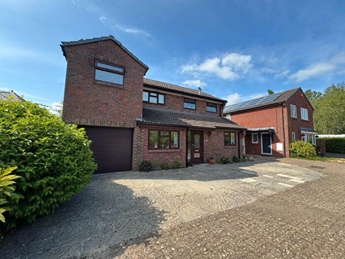 4 Bedroom Detached House For Sale In Cuthbury Gardens, Wimborne, BH21