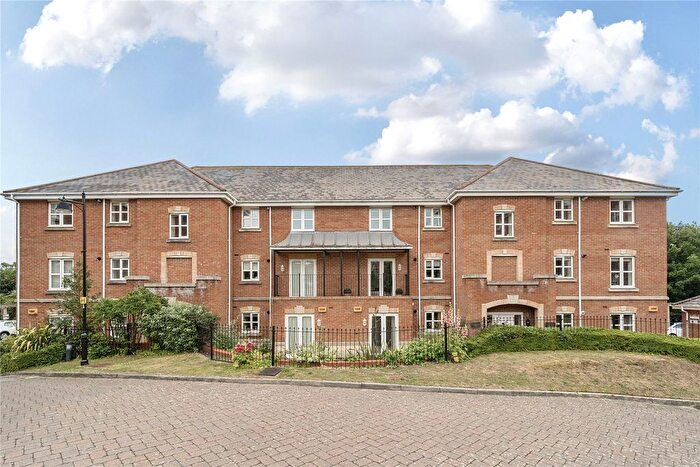 2 Bedroom Flat To Rent In Chichester House, Hillcroft Close, Lymington, SO41