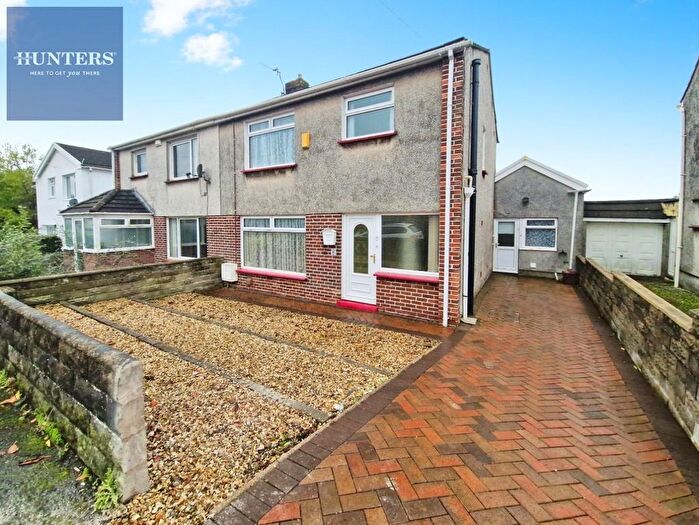 3 Bedroom Semi Detached House For Sale In Vale View, Sarn, Bridgend, CF32