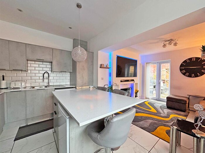 2 Bedroom End Of Terrace House For Sale In Hebron Street, Heyside, OL2