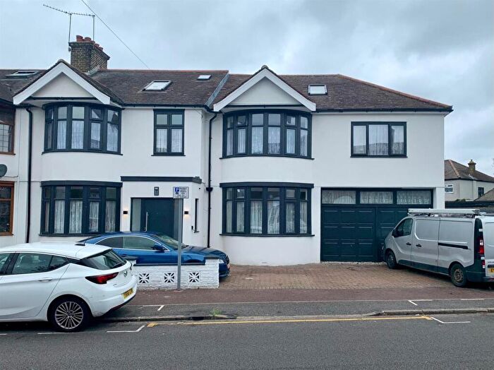7 Bedroom House For Sale In Halsham Crescent, Barking, IG11