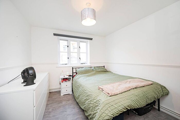 1 Bedroom Flat To Rent In Stainsbury Street, Tower Hamlets, London, E2