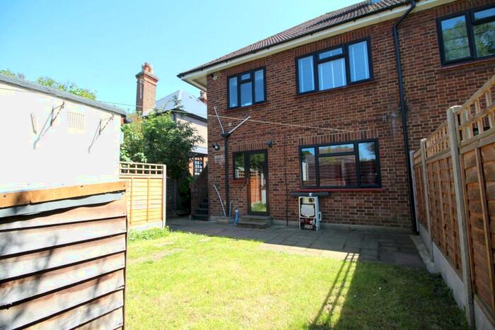 2 Bedroom Flat To Rent In West Heath Road London, SE2