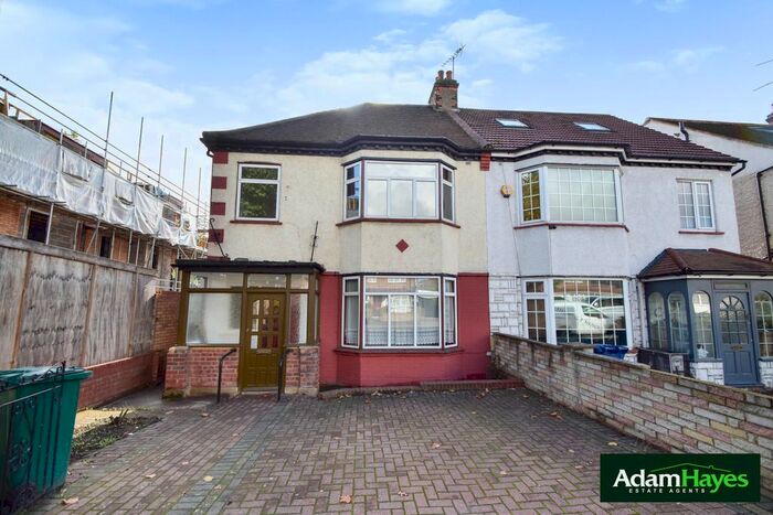 3 Bedroom Semi-Detached House To Rent In Granville Road, North Finchley, N12
