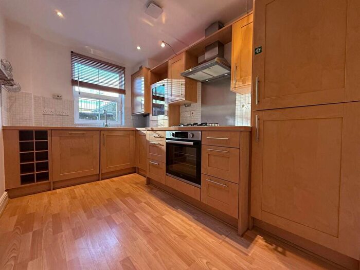 2 Bedroom Apartment For Sale In Stoneleigh Court, Shadwell Lane, LS17