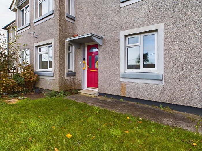 1 Bedroom Flat For Sale In Gwavas Estate, Chywoone Hill, Newlyn, Penzance, TR18