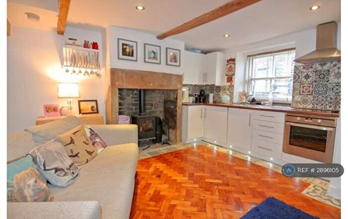3 Bedroom Terraced House To Rent In Paris, Holmfirth, HD9