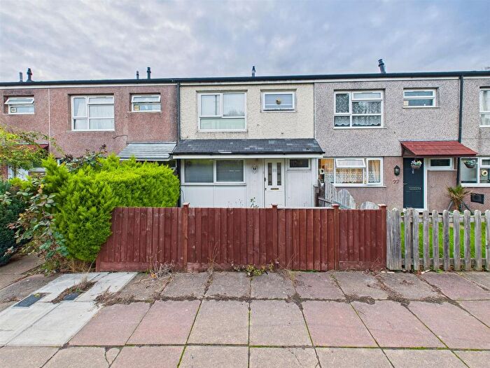 3 Bedroom Terraced House For Sale In Helmsdale Close, Reading, RG30