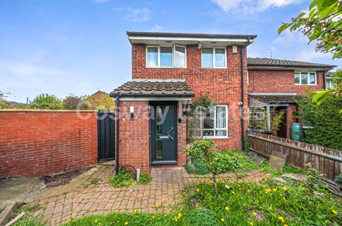 3 Bedroom Semi Detached House For Sale In Rowlands Close, Mill Hill, NW7