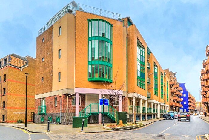 1 Bedroom Flat To Rent In Millennium Square, London, SE1