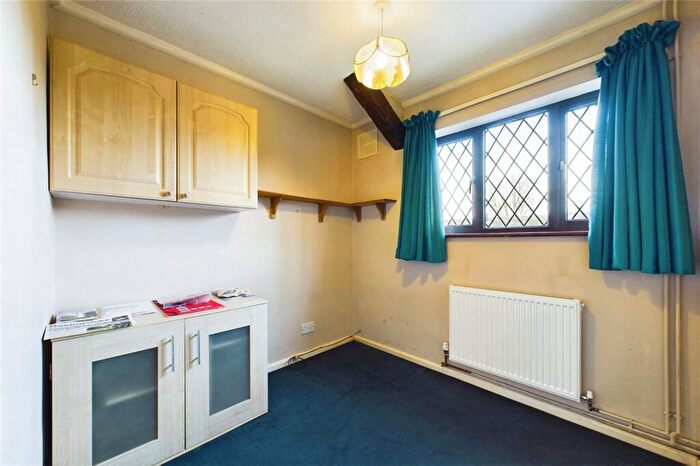 2 Bedroom Bungalow For Sale In Cottington Close, Kingsclere, Newbury, Hampshire, RG20
