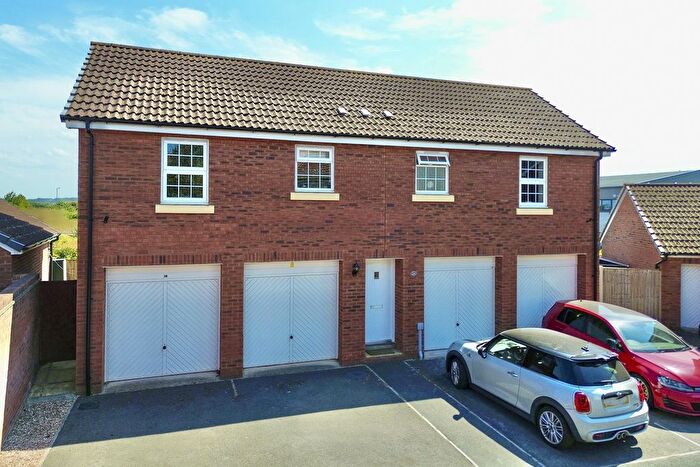 2 Bedroom Coach House For Sale In Bathpool, Taunton, TA2