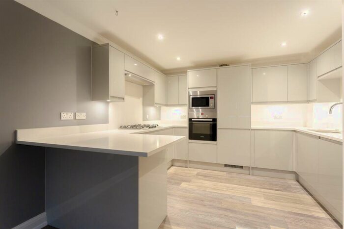 2 Bedroom Apartment To Rent In Wingfield Court, Banstead, SM7