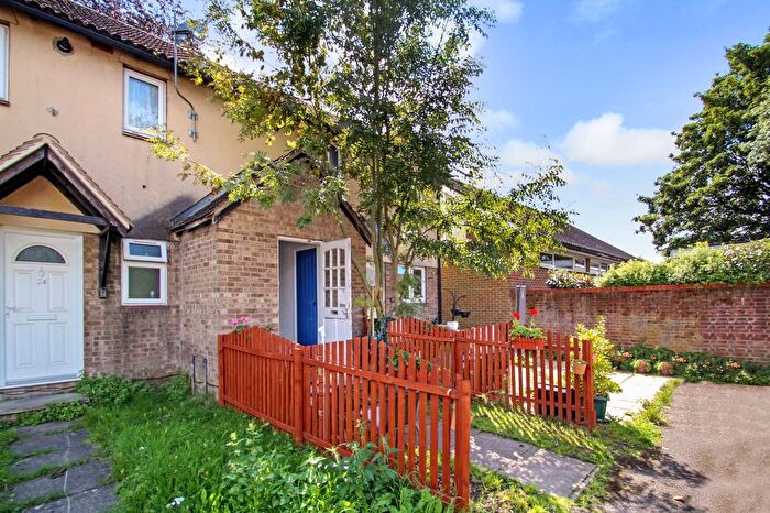 1 Bedroom Flat To Rent In New Garden Drive, West Drayton, UB7