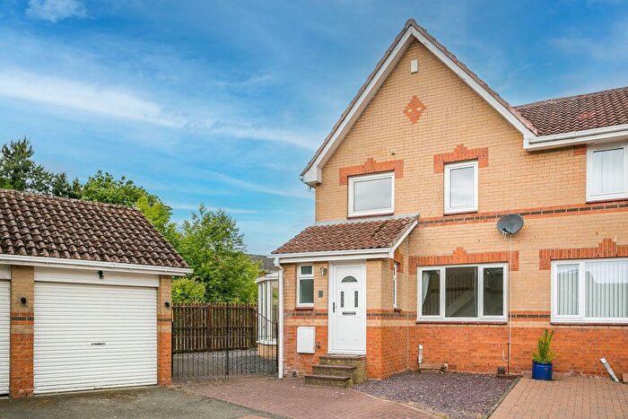 3 Bedroom Semi-Detached House For Sale In Butlers Place, Livingston, EH54