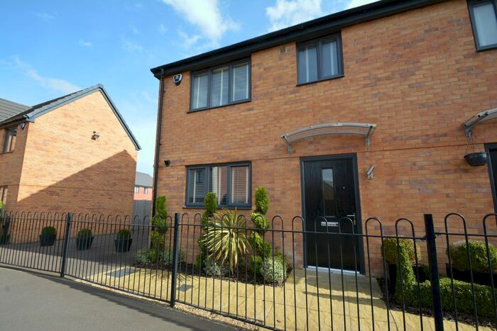 3 Bedroom Semi-Detached House To Rent In Chamberlain Way, Gunthorpe, Peterborough, PE4