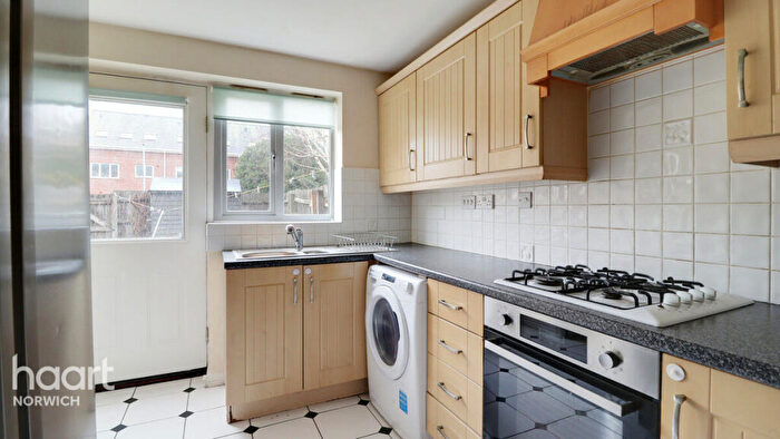 4 Bedroom Terraced House To Rent In Hemming Way, Norwich, NR3