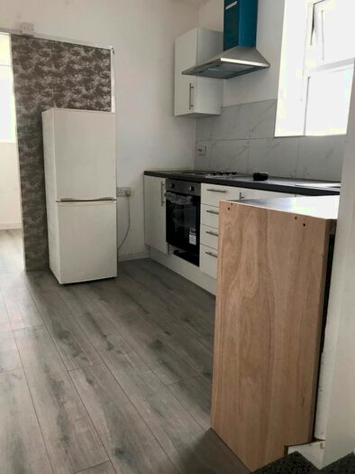 3 Bedroom Flat To Rent In King Street, Southall, UB2