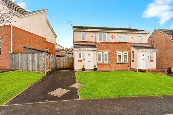 3 Bedroom Semi Detached House For Sale In Aspen Drive, Burnley, Lancashire, BB10