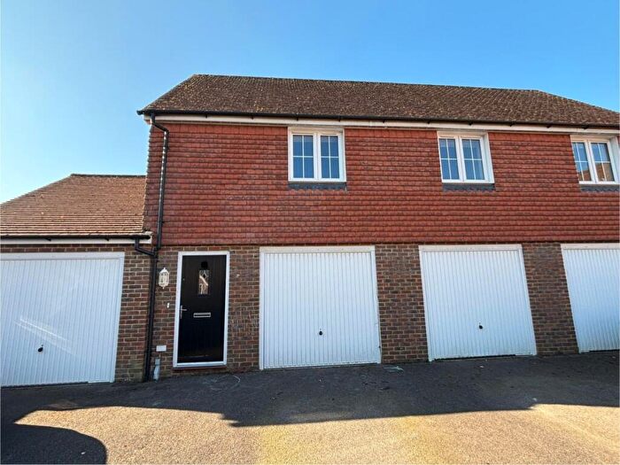 2 Bedroom Apartment To Rent In Brookfield Drive, Horley, RH6