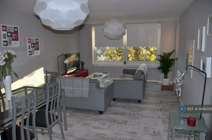 2 Bedroom Flat To Rent In Rowan Road, Glasgow, G41