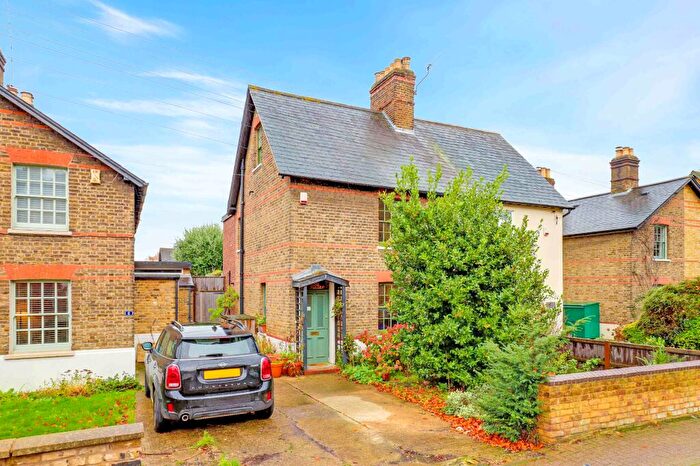 3 Bedroom House To Rent In Hardings Lane, Penge, SE20