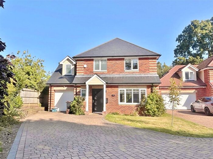 4 Bedroom Detached House For Sale In Maple Gardens, Verwood, Dorset, BH31
