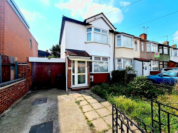 3 Bedroom Property To Rent In Aylands Road, Enfield, EN3