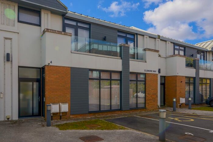 1 Bedroom Flat To Rent In Elsinore Way, Richmond, TW9