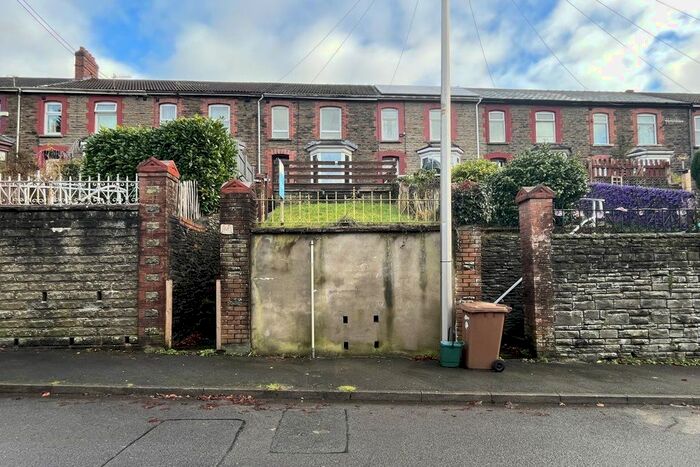 3 Bedroom Property To Rent In Glenview Terrace, Ynysddu, Newport, NP11