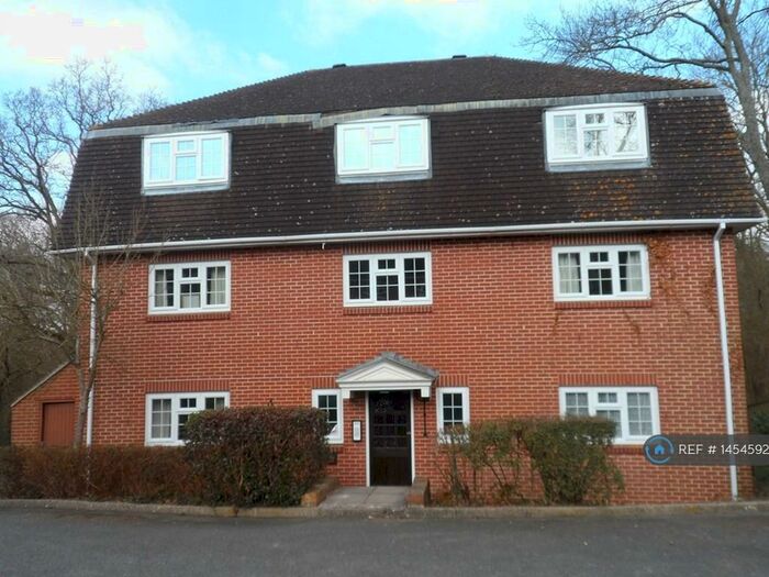 1 Bedroom Flat To Rent In Longacre Rise, Chineham, Basingstoke, RG24