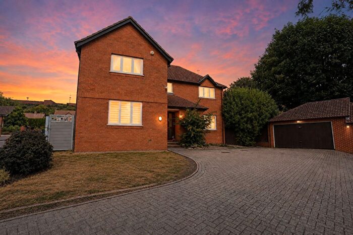5 Bedroom Detached House For Sale In Islay Gardens, Portsmouth, PO6