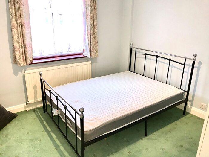 2 Bedroom Flat To Rent In Carlton Avenue, Kenton, HA3