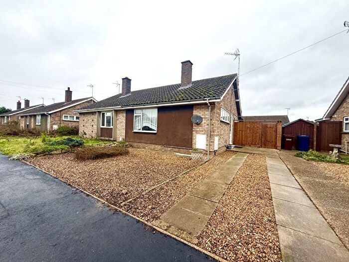2 Bedroom Semi-Detached Bungalow For Sale In Horsegate Gardens, Chatteris, Cambs., PE16