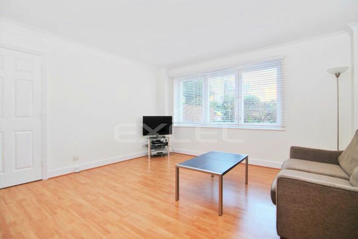 2 Bedroom Flat To Rent In King Henry's Road, Belsize Park, London, NW3