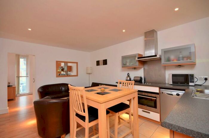 1 Bedroom Flat To Rent In Chambers Street, Shad Thames, London, SE16
