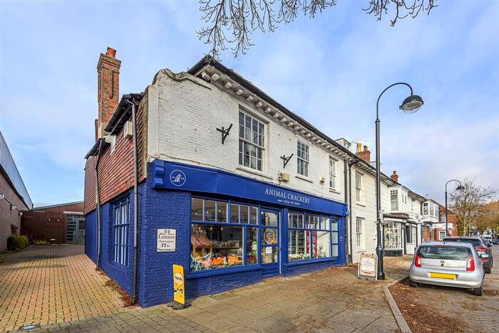 4 Bedroom Flat To Rent In Dragon Street, Petersfield GU31