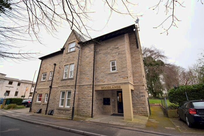 2 Bedroom Flat To Rent In Flat C, Woodlands, The Poplars, Leeds, LS6