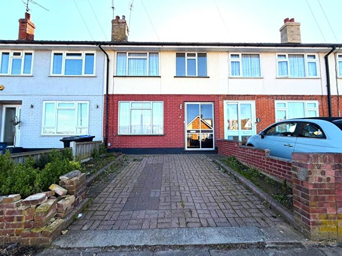 3 Bedroom Terraced House For Sale In Bellhouse Crescent, Leigh-On-Sea, SS9