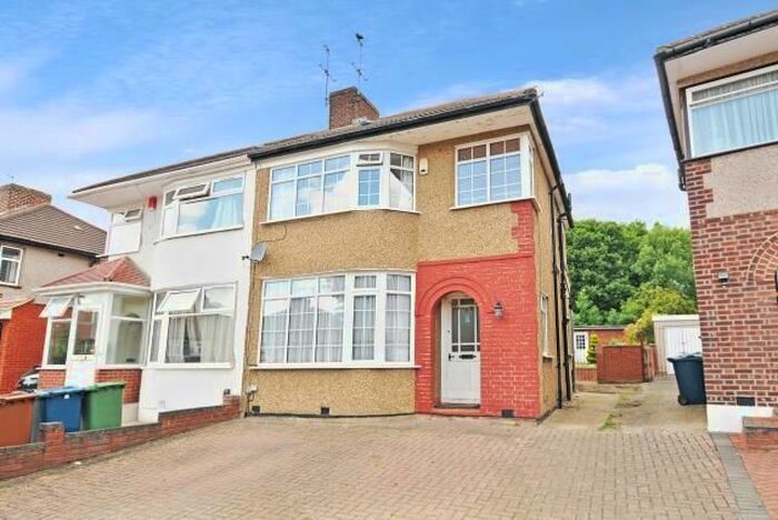 3 Bedroom Semi-Detached House To Rent In Bellamy Drive, Stanmore, HA7