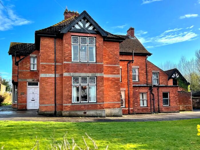 6 Bedroom Detached House With Garages For Sale In Hinton House, Clooney Park West, L'Derry, BT47