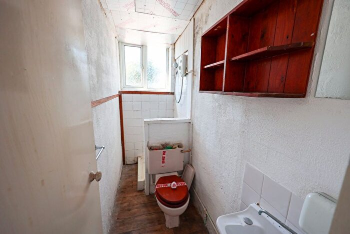 1 Bedroom Detached Bungalow For Sale In Holmbush Road, St Austell, PL25