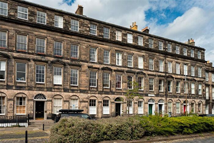 2 Bedroom Apartment For Sale In East Claremont Street, Edinburgh, EH7