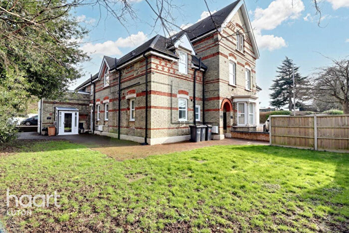 2 Bedroom Apartment For Sale In Havelock Road, Luton, LU2